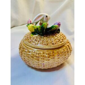 Department 56 Rabbit Egg Box